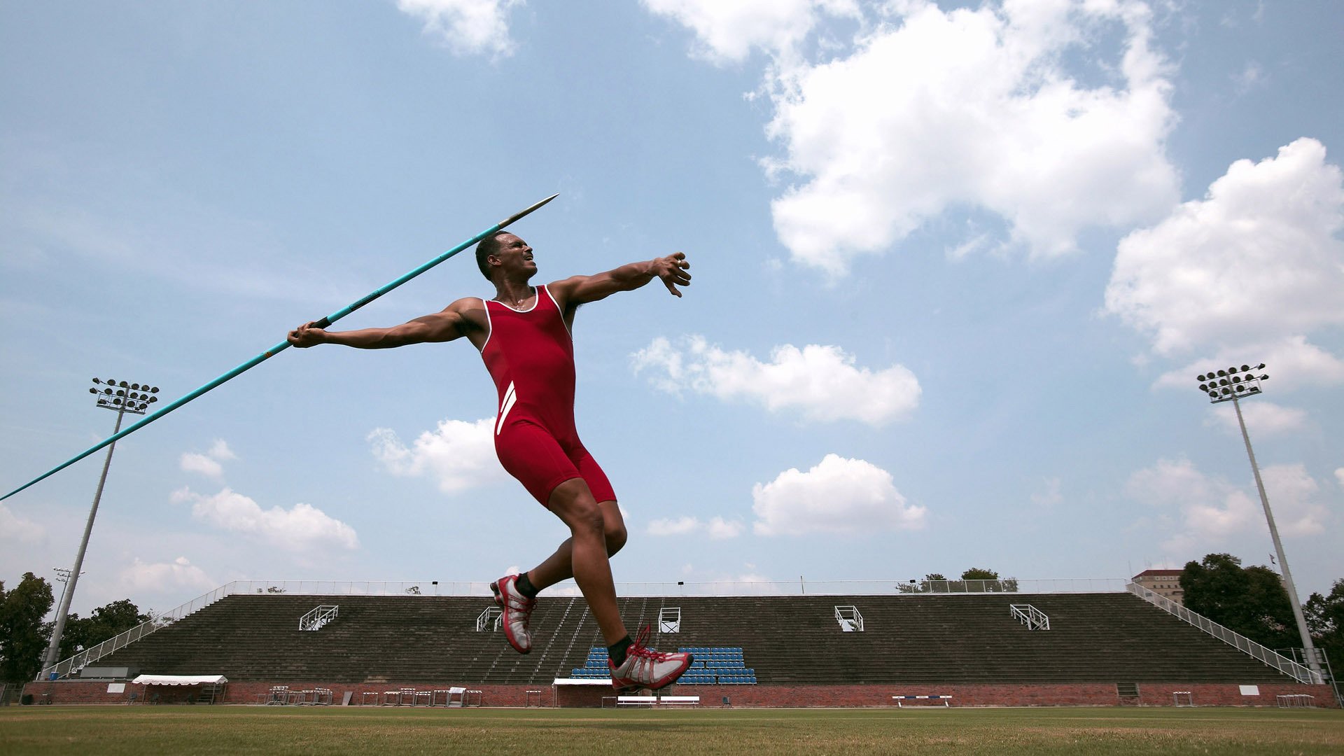 篮球专项体能训练的生理指标监测方法，篮球项目的体能训练方法