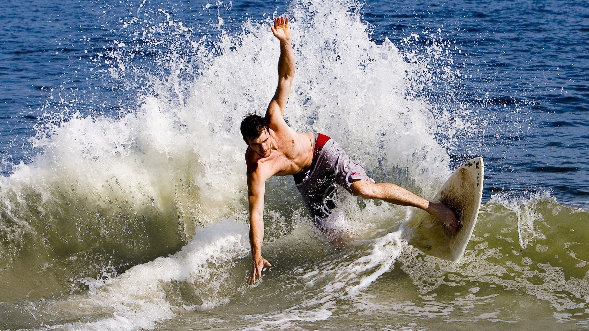 中国男篮体能训练升级 适应高强度赛事需求，中国男篮体能不够