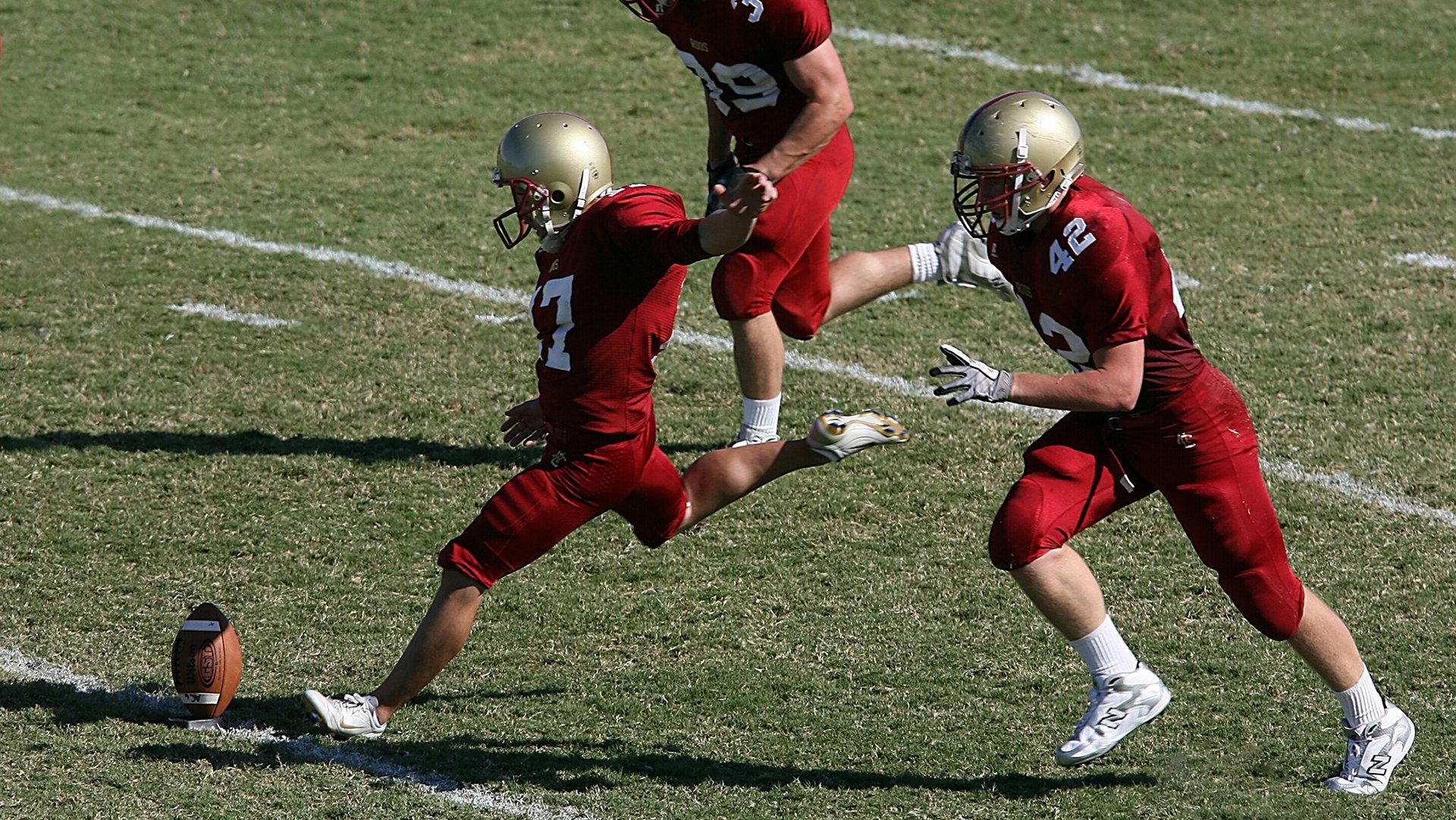 APP下载 LY Sports-“沙滩赛场两大亮点：手球与合球同台竞技”